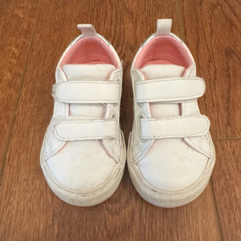 GAP Kids Toddler Girl‎ White Fasten Sneakers Size 5 GUC